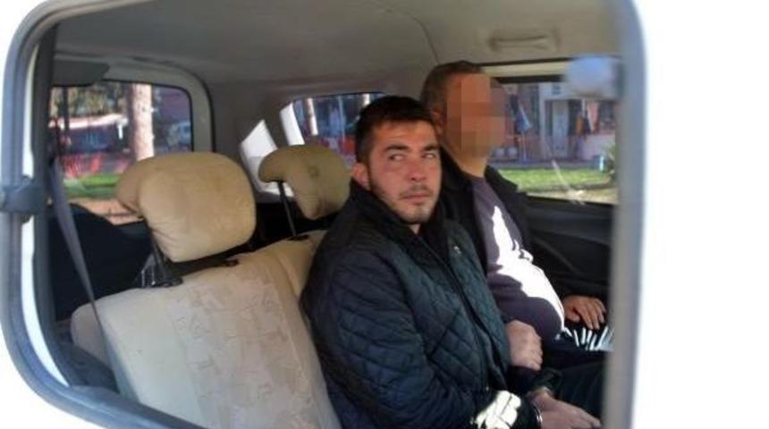Polis  Otosuna Kafa Vurdu, Camını Kırdı