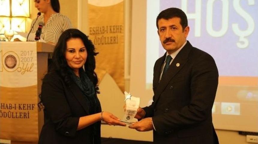 Ekinci&rsquo;ye Yılın Belediye Başkanı &Ouml;d&uuml;l&uuml; Verildi