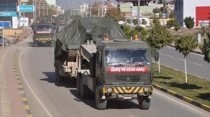 Suriye Sınırına Tank Ve Askeri Ara&ccedil; Sevkiyatı