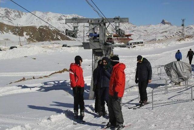 Hakkari Kayak Merkezi Sezona Merhaba Dedi