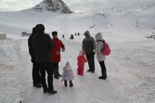 Hakkari Kayak Merkezi Sezona Merhaba Dedi