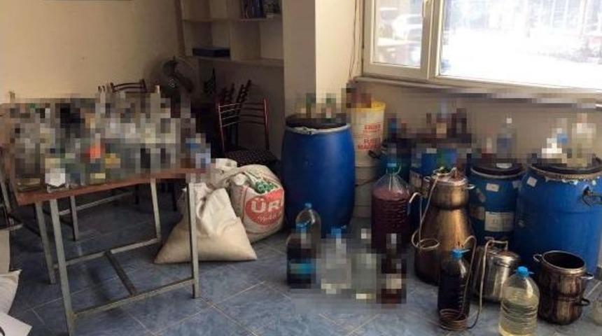 Tekirdağ'da Ka&ccedil;ak I&ccedil;ki Deposuna Operasyon