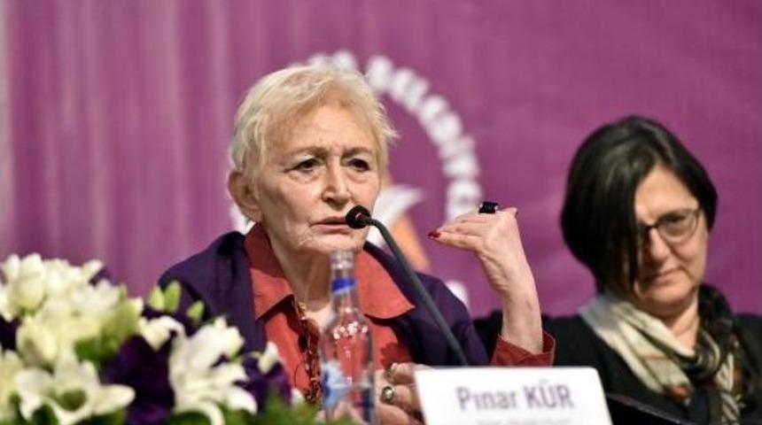 Kadın Sempozyumunda T&uuml;rk Solu Gerginliği