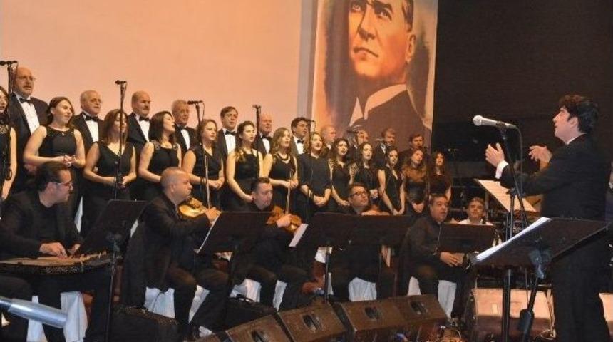 Akhisar Musiki Derneği&rsquo;nden Muhteşem Konser
