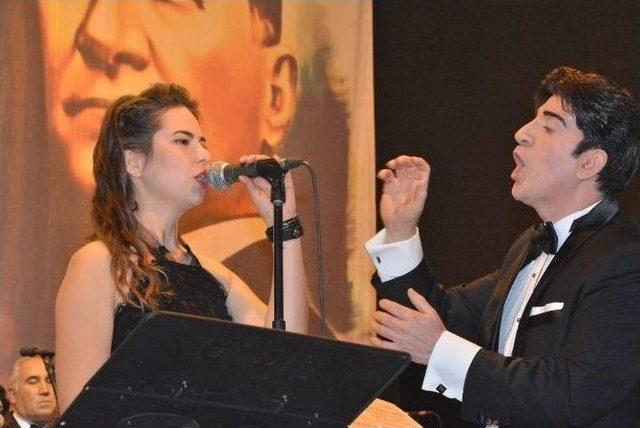 Akhisar Musiki Derneği&rsquo;nden Muhteşem Konser 1
