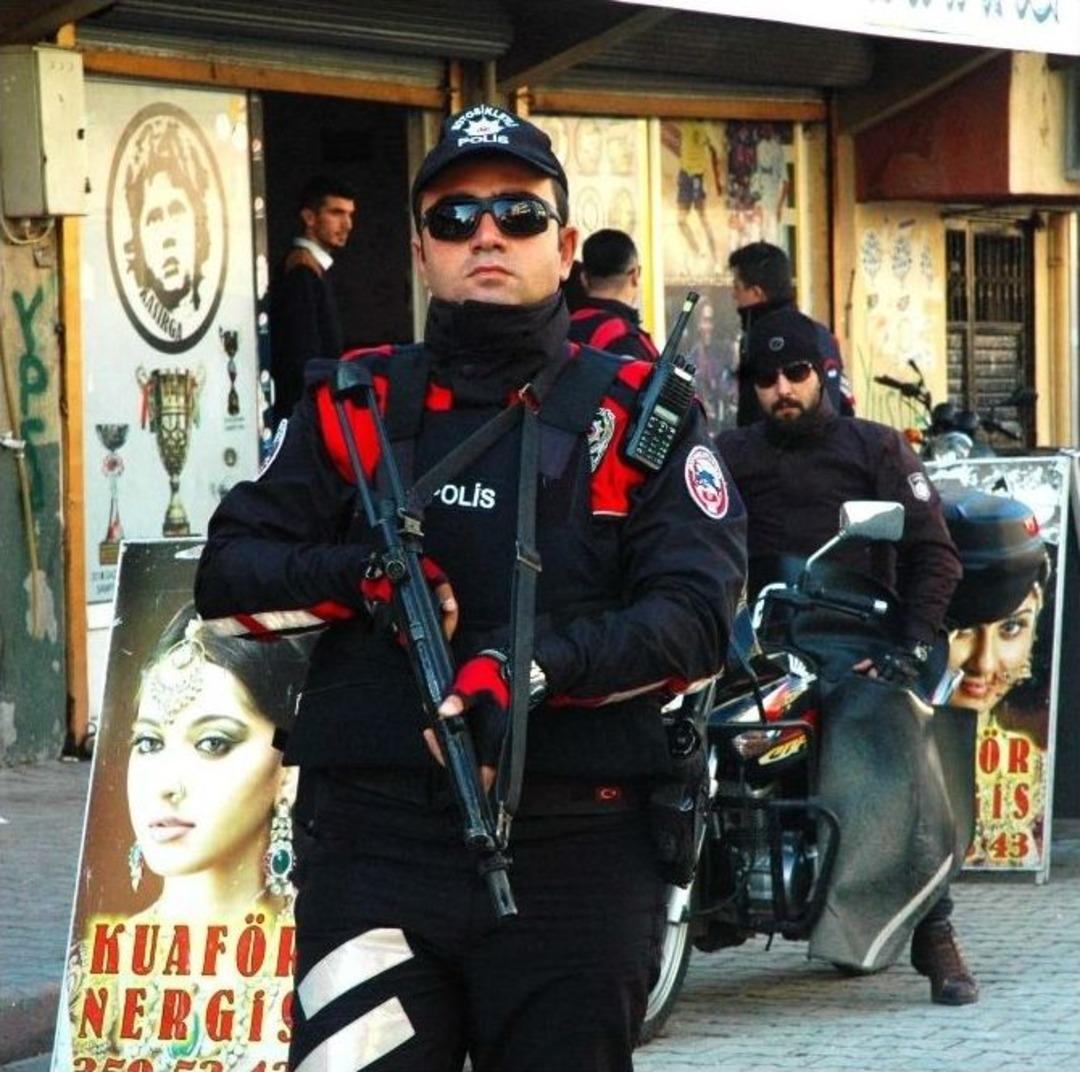 Adana&rsquo;da &rsquo;narko-ter&ouml;r&rsquo; Operasyonu: 3 G&ouml;zaltı