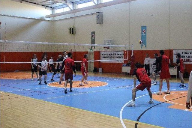 Final Okullarının Düzenlediği Kurumlar Arası Voleybol Turnuvası Sona Erdi