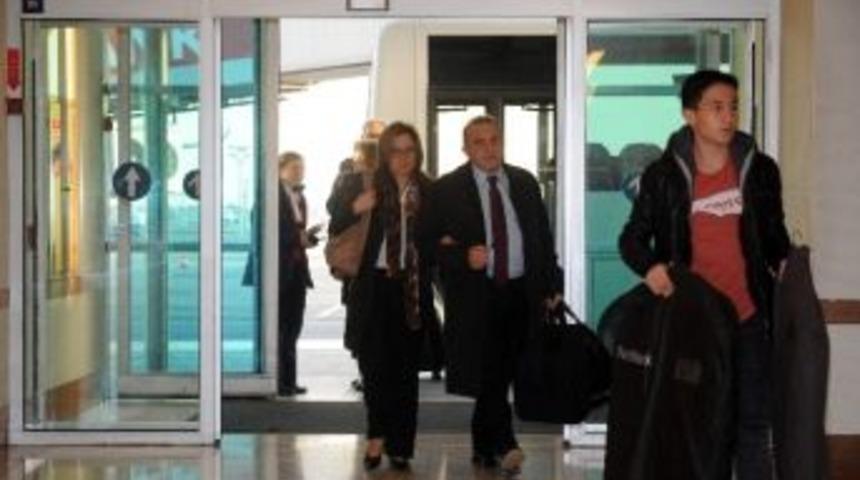 İsrail&rsquo;e B&uuml;y&uuml;kel&ccedil;i Olarak Atanan Kemal &Ouml;kem, Tel Aviv&rsquo;e Gitti