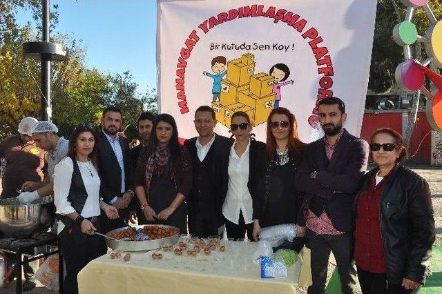 Manavgat’ta Şehitler İçin Lokma Tatlısı Dağıtıldı