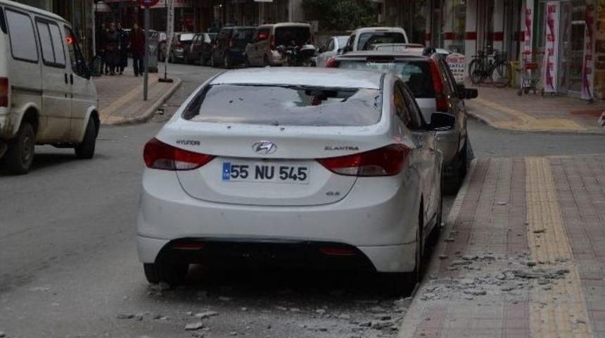 Apartmandan D&uuml;şen Sıva Maddi Zarara Yol A&ccedil;tı