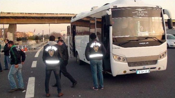 Bursaspor Taraftarları Polis Eşliğinde Stada Gönderildi G2