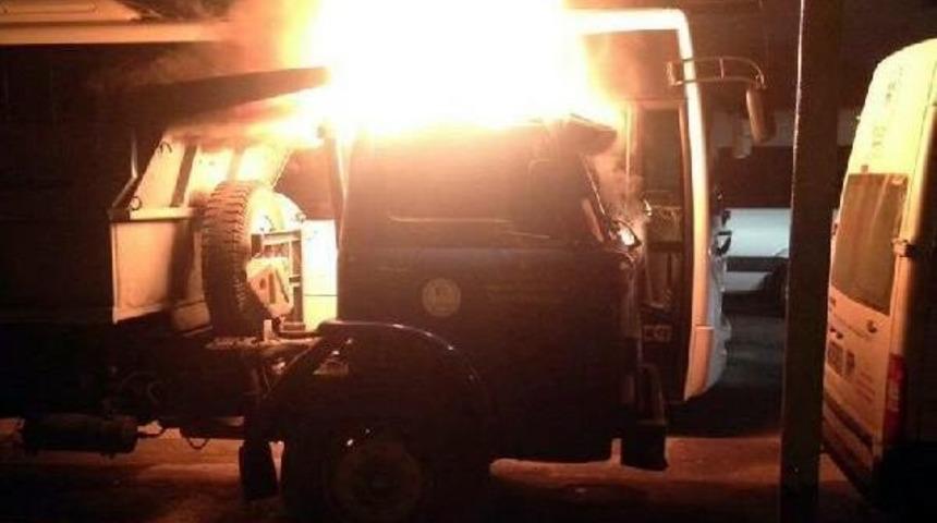 Park Halindeki Kamyon Alev Alev Yandı