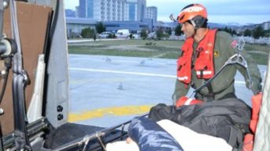 Yaralı M&uuml;rettebat İ&ccedil;in Sahil G&uuml;venlik Helikopter G&ouml;revlendirdi