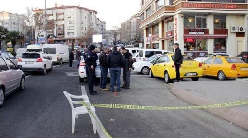 Yolda Y&uuml;r&uuml;rken Tabanca Ile Vuruldu