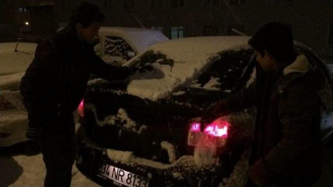 Van&rsquo;da Kar Yağışı