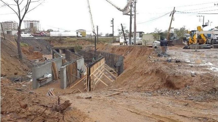 &Ccedil;ayırova Muhsin Yazıcıoğlu Caddesi Genişliyor