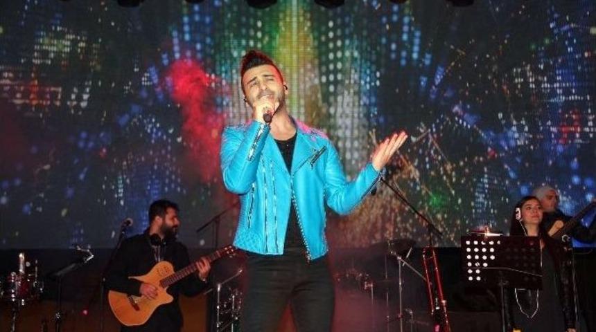 Mersin&rsquo;de Emre Kaya Fırtınası Esti