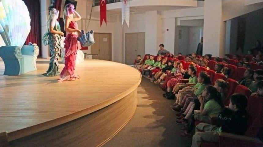 En &Ccedil;ok İlacı Topladılar Tiyatro &Ouml;d&uuml;l&uuml; Kazandılar