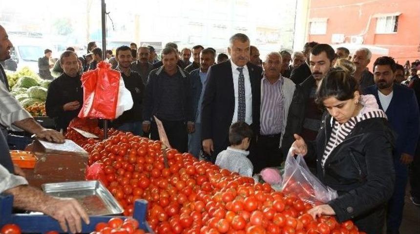 Başkan Karalar Semt Pazarında