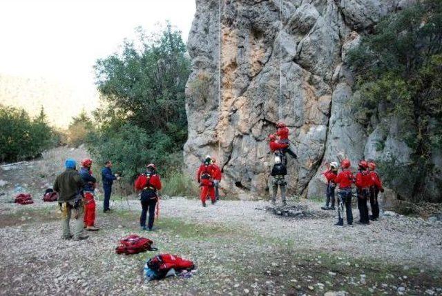 Akut Gönüllüleri Eğitime Alındı 1