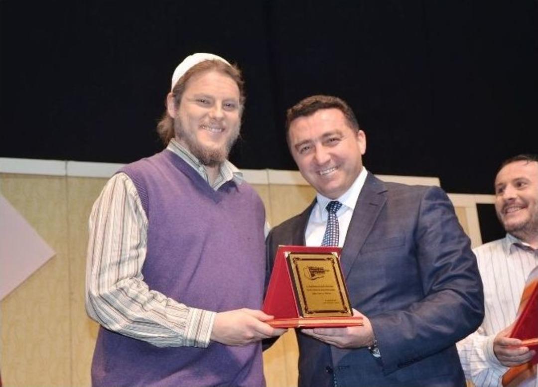 Boz&uuml;y&uuml;k Tiyatro G&uuml;nleri&rsquo;nde "darısı Başımıza" Sahnelendi