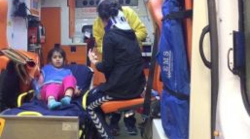 Otomobiller &Ccedil;arpıştı: 3 Yaralı