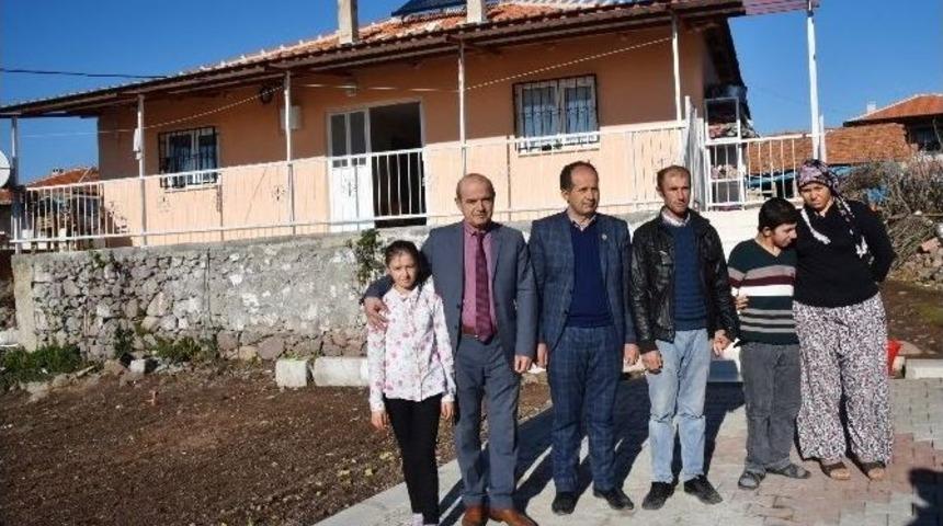 Yunusemre Belediyesi Pelitalan&rsquo;da Yanan Evi Yeniledi