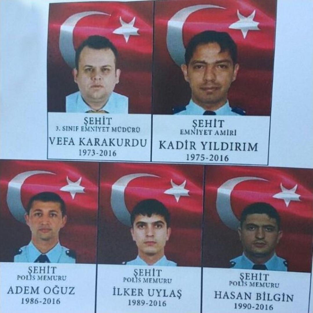 Şehitleri İ&ccedil;in İstanbul Emniyet M&uuml;d&uuml;rl&uuml;ğ&uuml;nde T&ouml;ren D&uuml;zenlendi