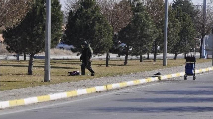 Polisten Ka&ccedil;an Kadının &Ccedil;antası F&uuml;nye İle Patlatıldı