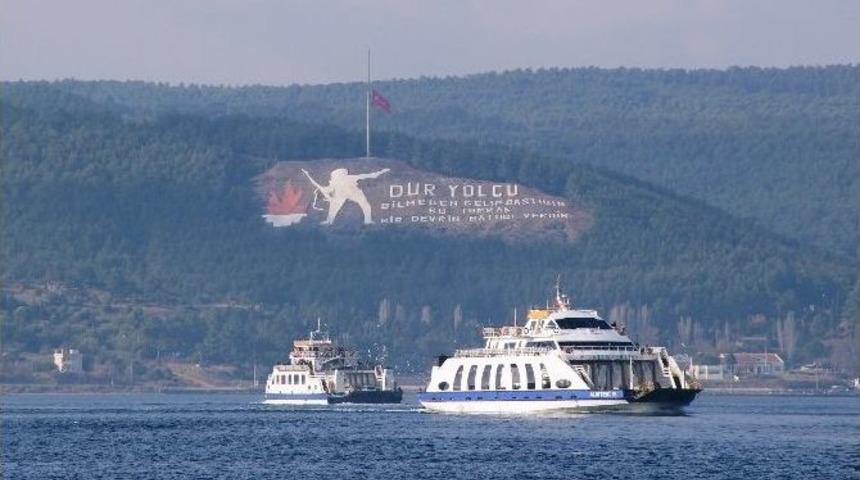 &Ccedil;anakkale&rsquo;de Bayraklar Yarıya İndirildi