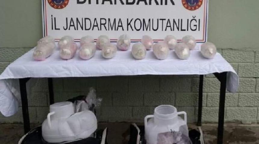 Turşu Bidonları Ile 10 Kilo Esrar Sevkiyatına 2 G&ouml;zaltı