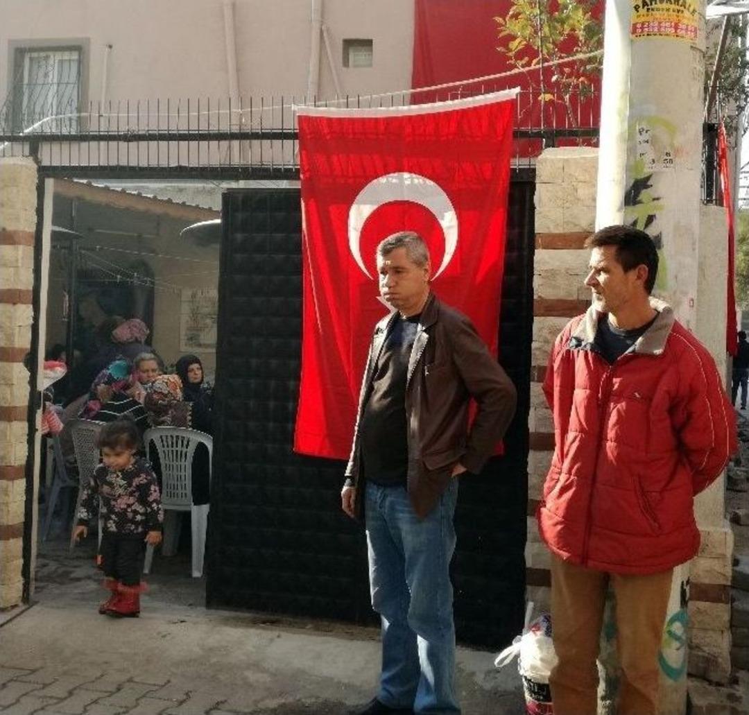 İzmir&rsquo;e Şehit Ateşi D&uuml;şt&uuml;