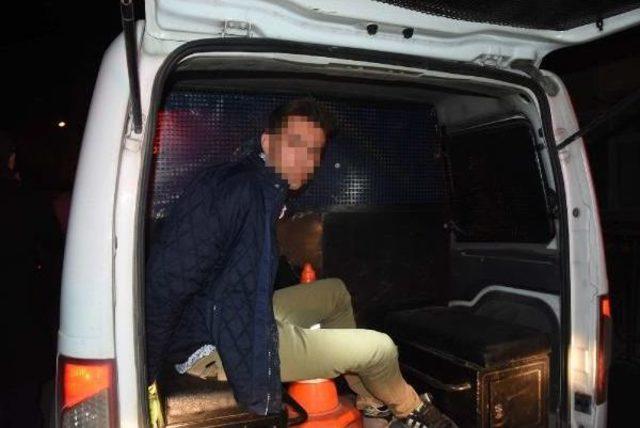 16 Yaşındaki Alkoll&uuml; S&uuml;r&uuml;c&uuml; Polisten Ka&ccedil;tı, 3 Araca &Ccedil;arptı 1