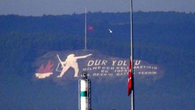 Çanakkale de Bayraklar Yarıya Indi 1