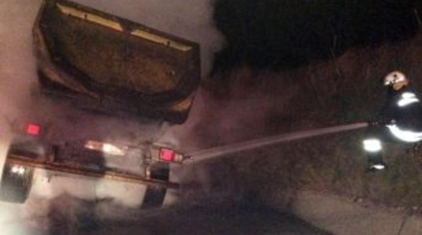 Tır Alev Alev Yandı