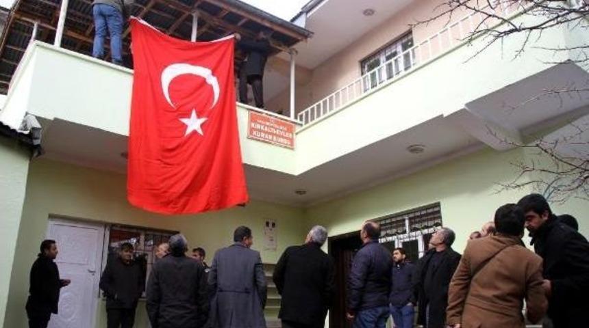 Şehit Acısı Van'a D&uuml;şt&uuml; (2)