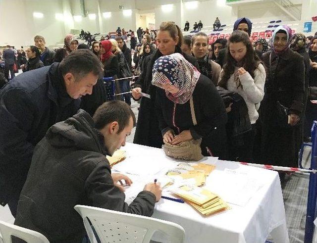 Bayrampaşa Belediyesinden 3 Bin 100 Öğrenciye Burs