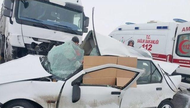 Muş’ta Otomobil İle Tır Çarpıştı: 3 Ölü