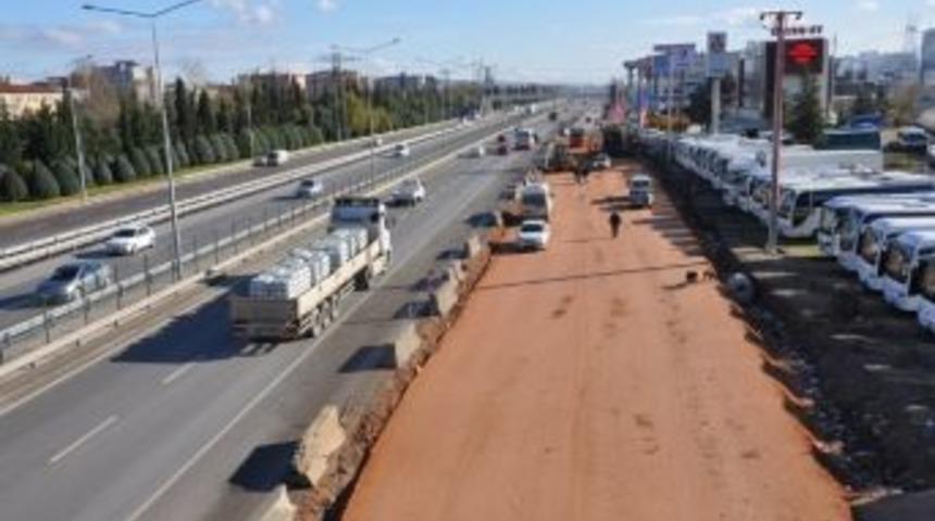 D-100 Karayolu&rsquo;nda Yan Yol &Ccedil;alışmaları Devam Ediyor