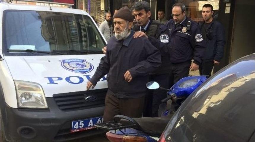 Tartıştığı Komşusuna Pompalı T&uuml;fekle Ateş Etti