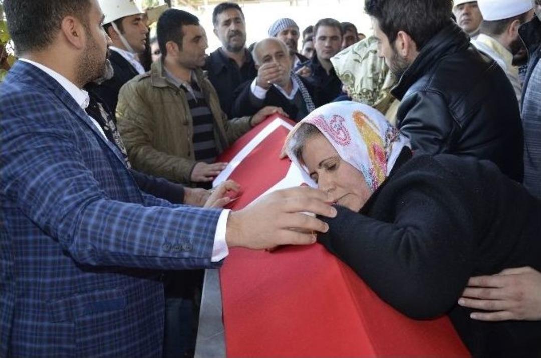 Şanlıurfalı Şehit G&ouml;zyaşlarıyla Uğurlandı