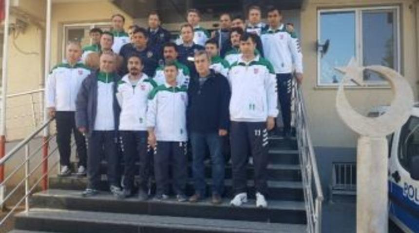 Kulalı Masterler Terörü Lanetledi