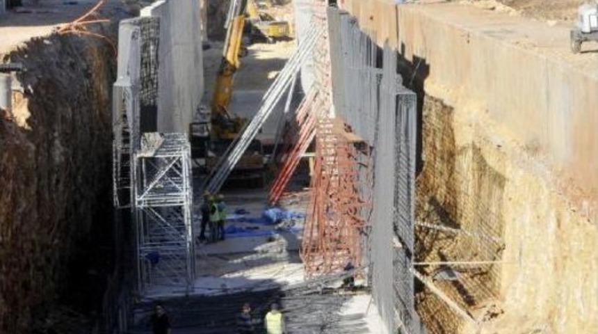 Alt Ge&ccedil;itte Iskele &Ccedil;&ouml;kt&uuml;: 3 Iş&ccedil;i Yaralı