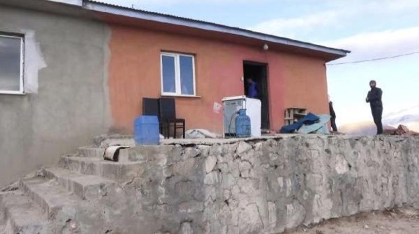 Doğubayazıt&rsquo;Ta Ev Yangınında 1 Bebek &Ouml;ld&uuml;