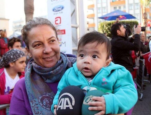 2. Uluslararası Mersin Maratonu’nun En Küçük Yarışmacısı 5,5 Aylık Nida Bebek Oldu