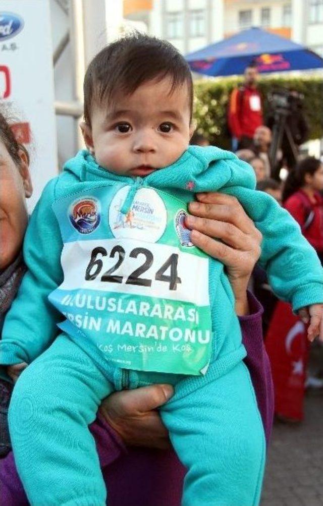 2. Uluslararası Mersin Maratonu’nun En Küçük Yarışmacısı 5,5 Aylık Nida Bebek Oldu