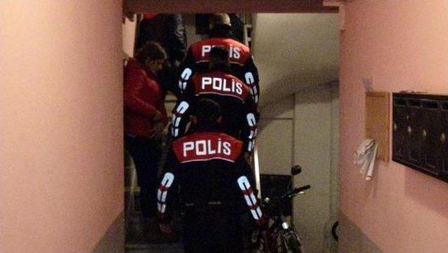 2 Gündür Zorla Alıkonulduğu Evden Polis Ekiplerince Kurtarıldı