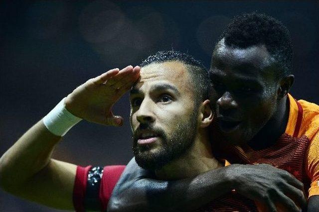 Yasin Öztekin, Gol Sevincini Polislerle Yaşadı