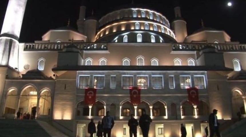 Ankara&rsquo;da Mevlit Kandili Coşkusu