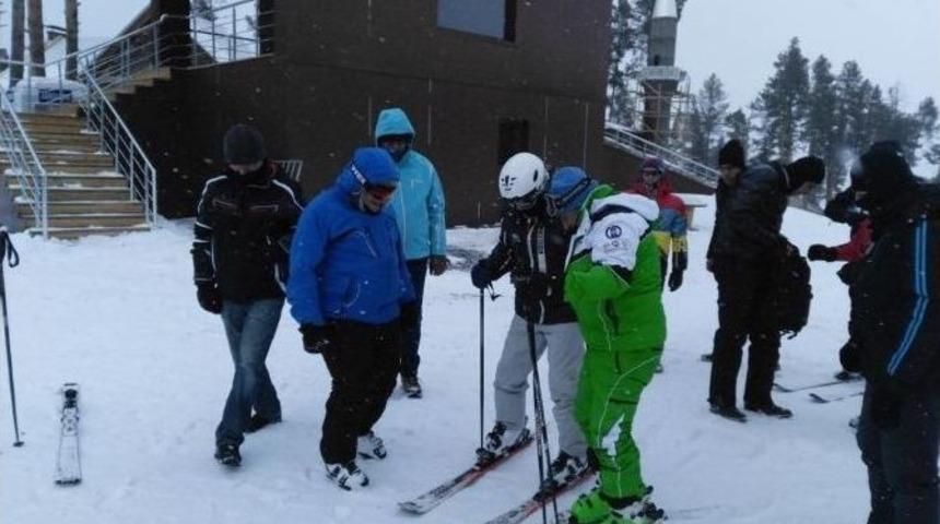 Vali Rahmi Doğan, Cıbıltepe Kayak Tesislerini İnceledi